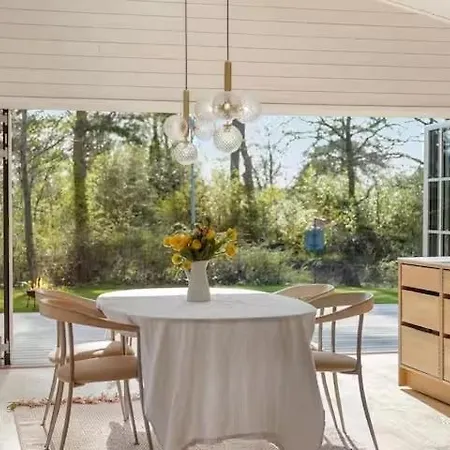 Hébergement de vacances Exceptional Architect Designed Near And Forest *
